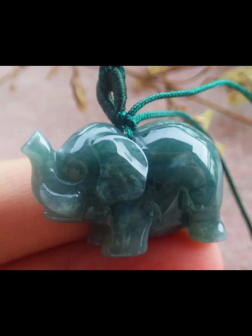 Certificate jadeite jade luck green elephant pendant chunk up